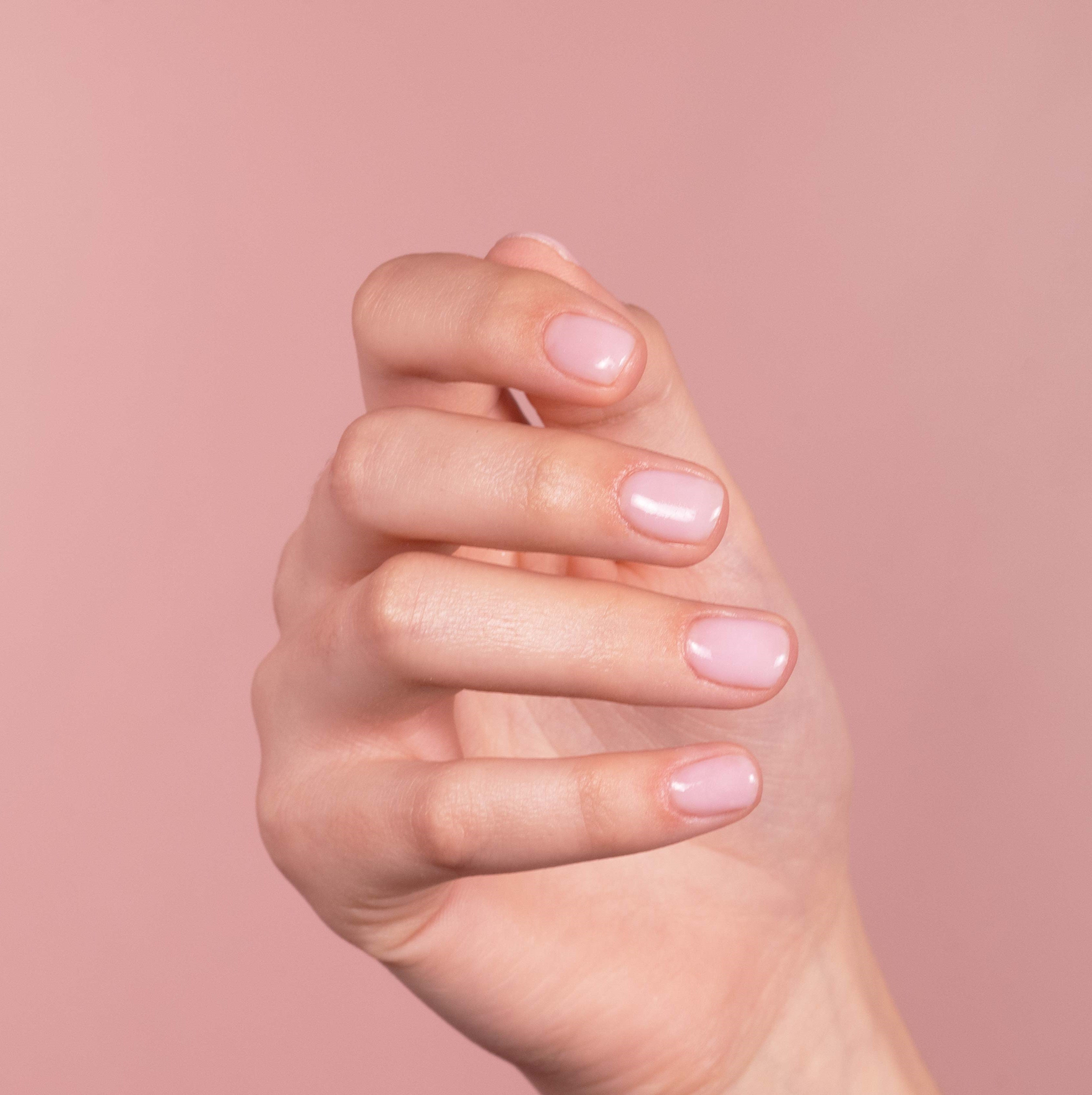 Tutorials: Verstärkung auf Naturnägeln ohne Gel