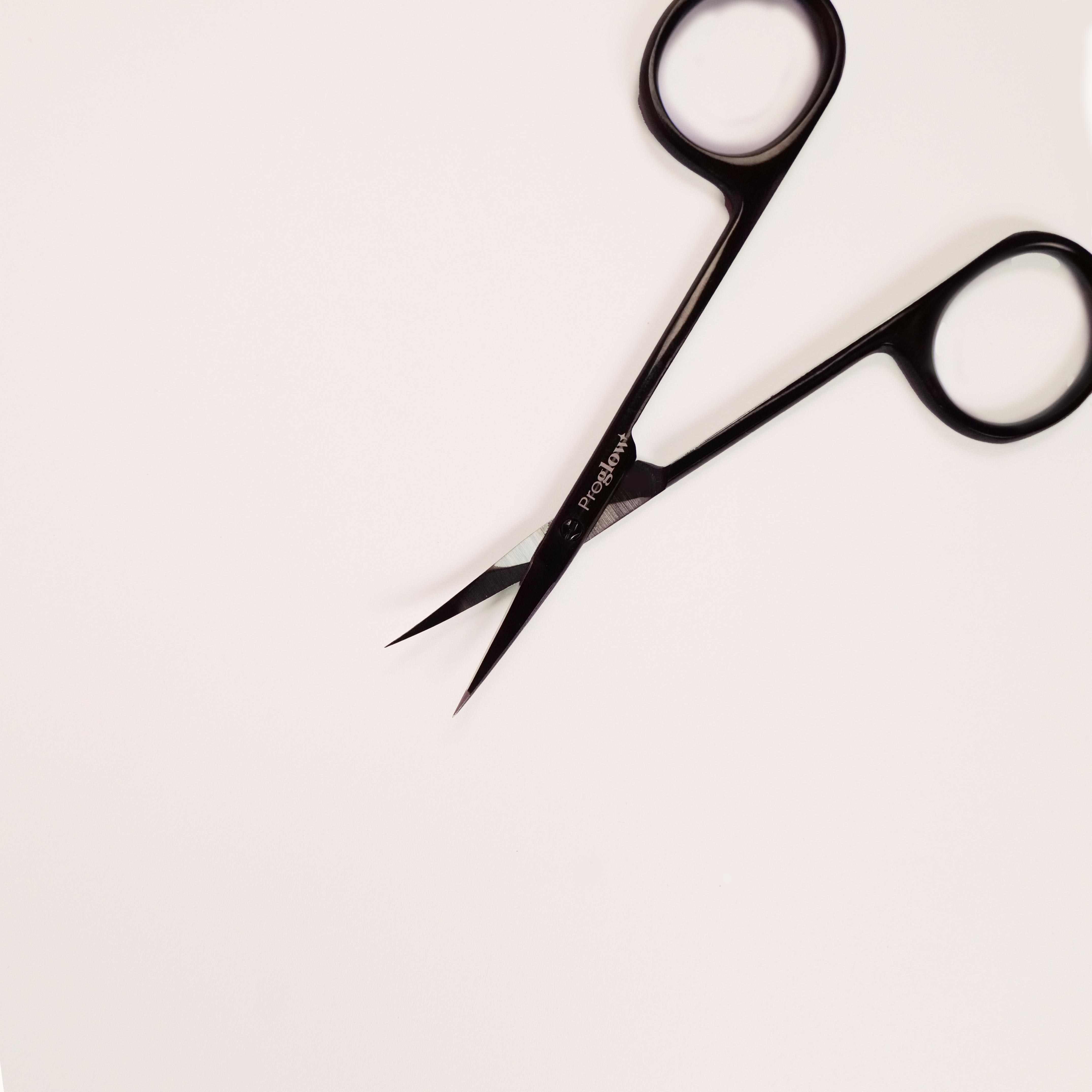 Forbicina per cuticole nera