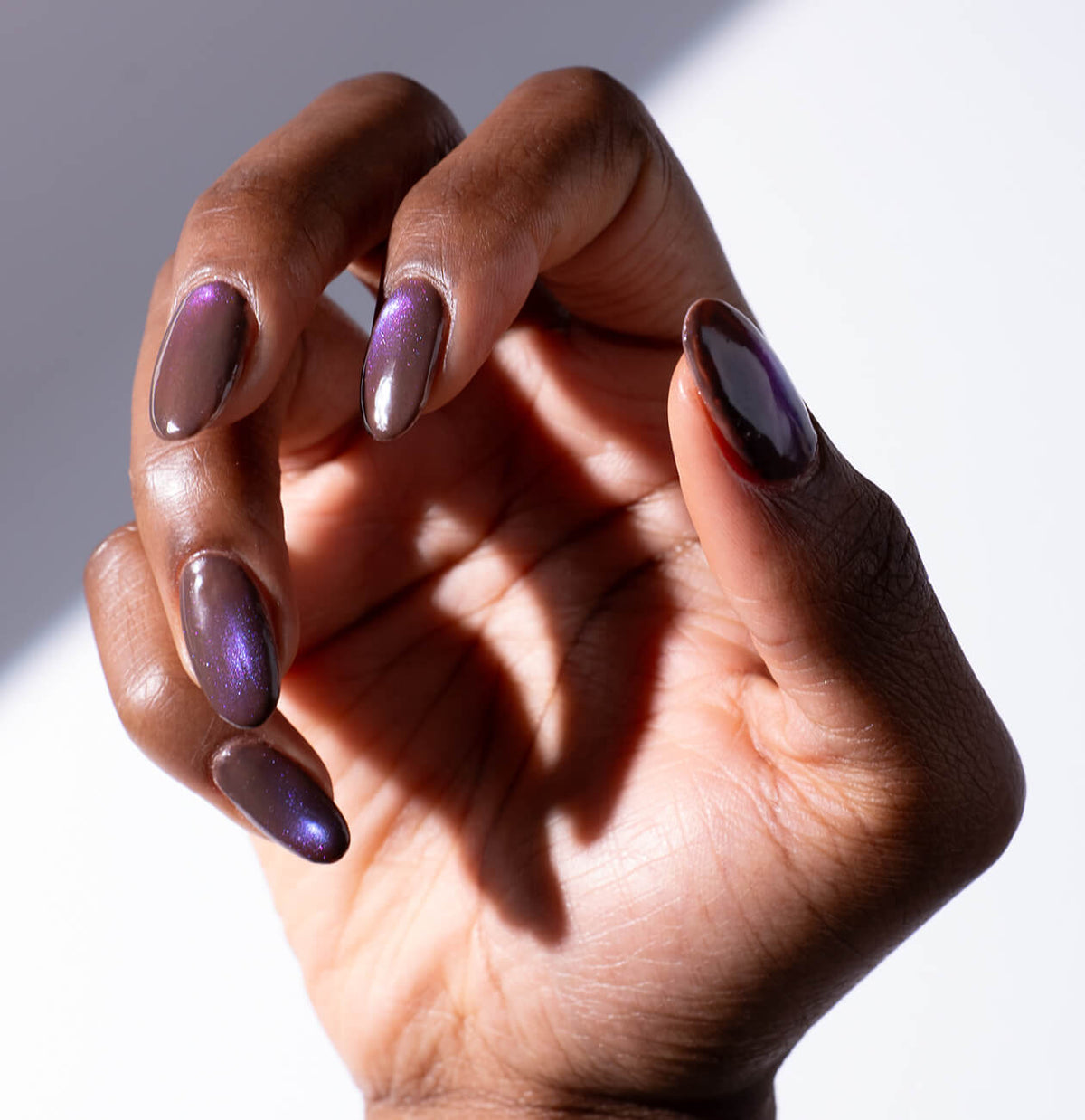 Herbstliches Cat Eye Nageldesign von Proglow