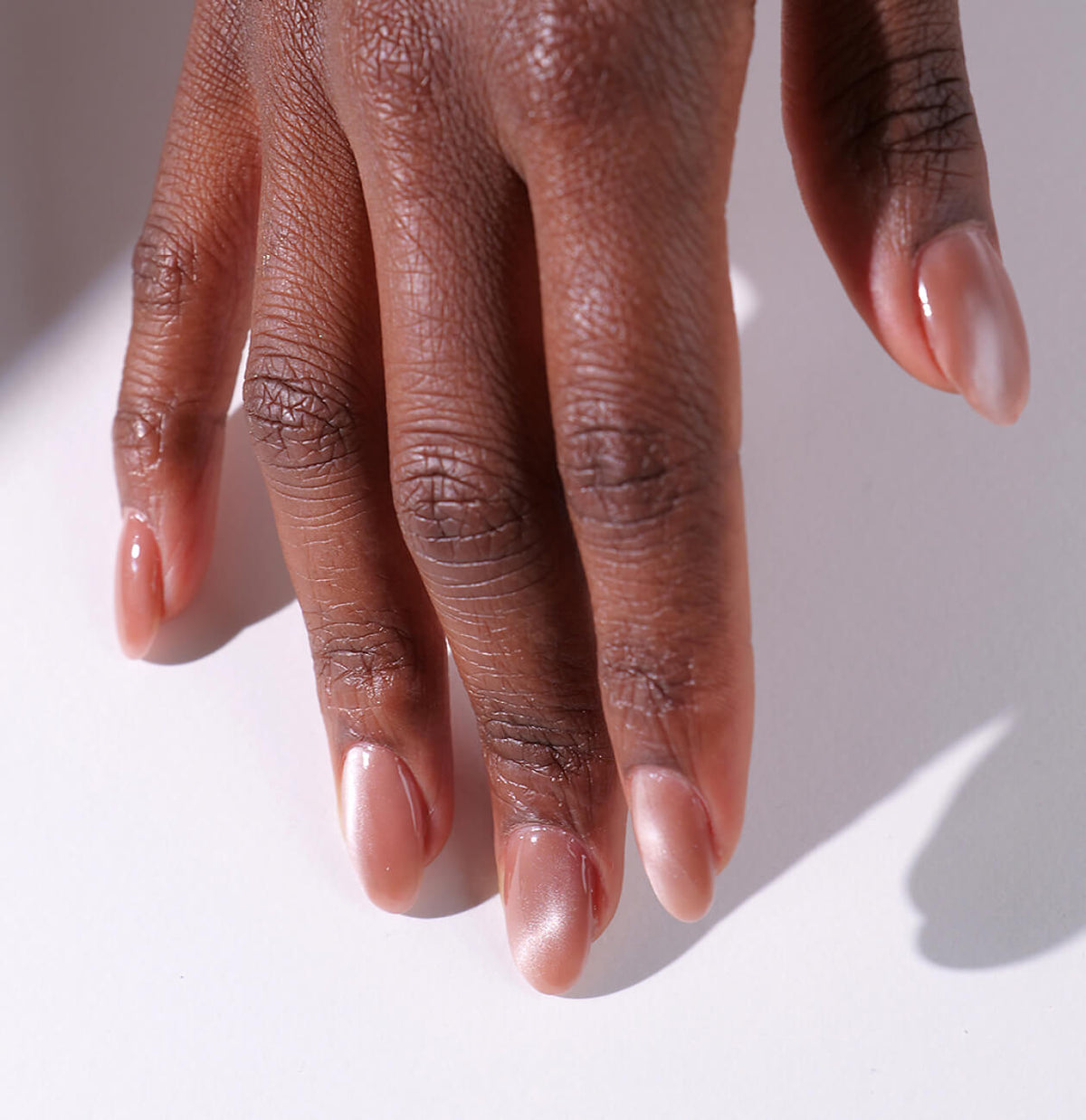 Trend Maniküre Cat Eye Nude von Proglow